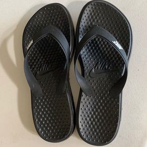 Women’s Nike Solay Thong Size 6 Black